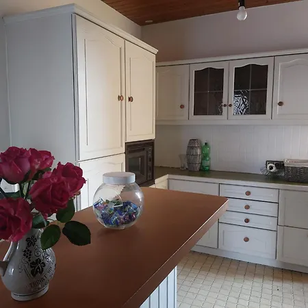 Stay, 3 Minutes To Kastel Train Station Appartement Wiesbaden