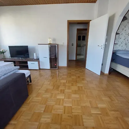 Stay, 3 Minutes To Kastel Train Station Apartment *