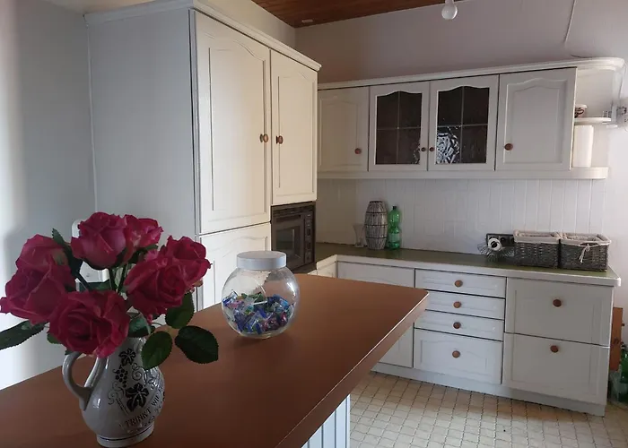 Stay, 3 Minutes To Kastel Train Station Апартаменты Висбаден