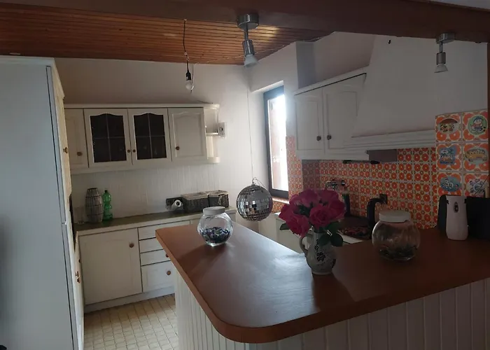 Stay, 3 Minutes To Kastel Train Station Апартаменты